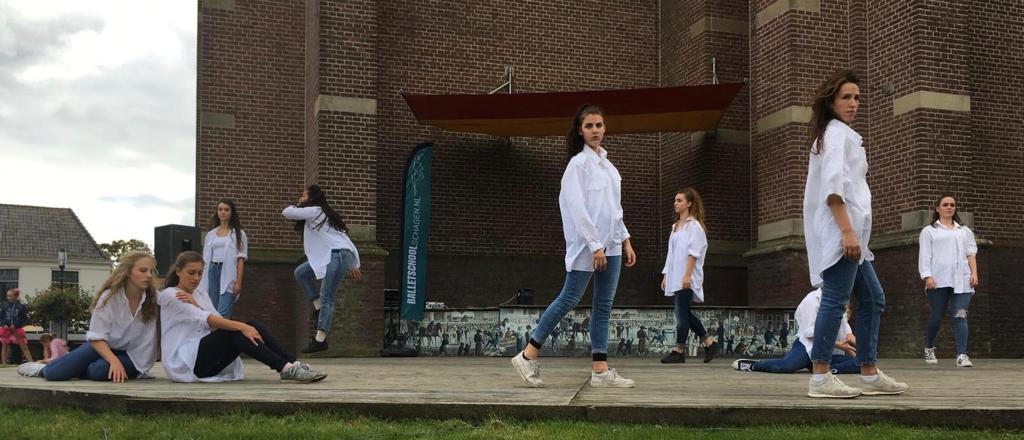 Balletschool danst mee met Schagen Danst