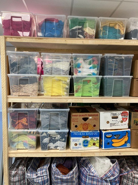 Sponsor gezocht voor kunststof voorraadbakken met deksel...