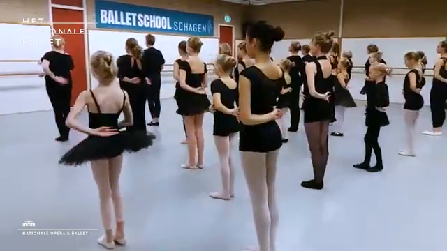  Even stil staan bij overlijden van balleticoon en choreograaf Hans van Manen...